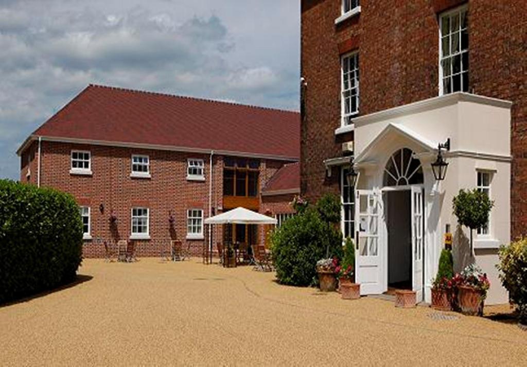 Hadley Park House Hotel Телфорд Экстерьер фото